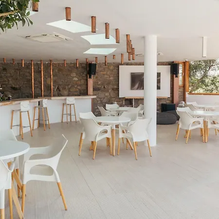 Albatros Club Mykonos-3